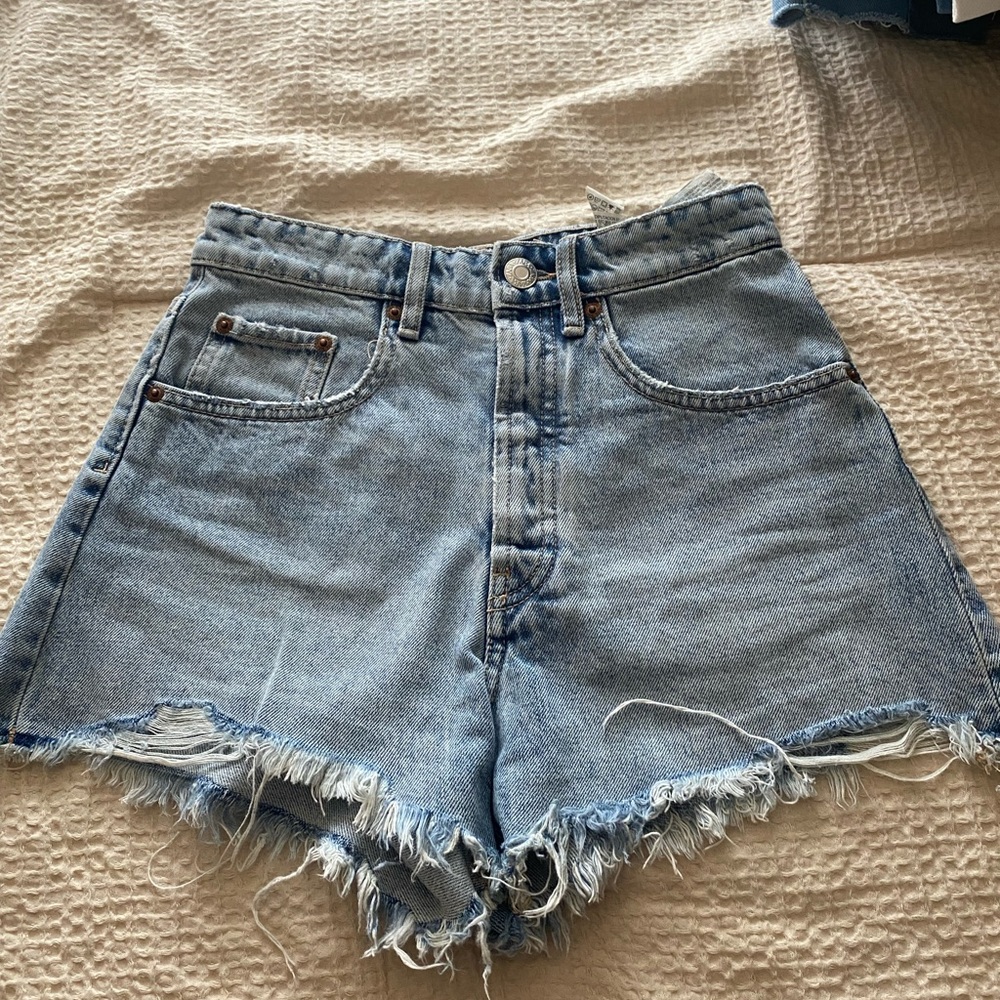 Zara high rise mom shorts size 2